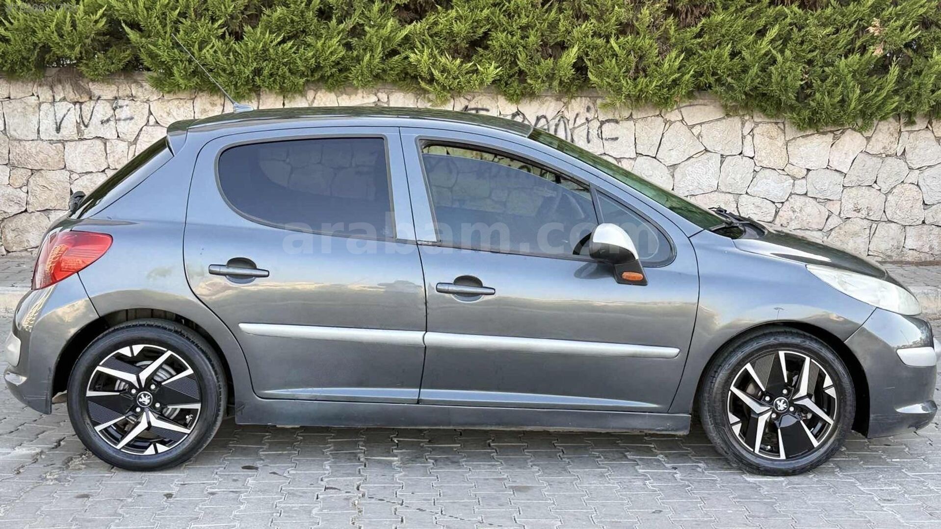 Galeriden Peugeot 207 1.4 Trendy 2010 Model İzmir 197.000 km Füme 6