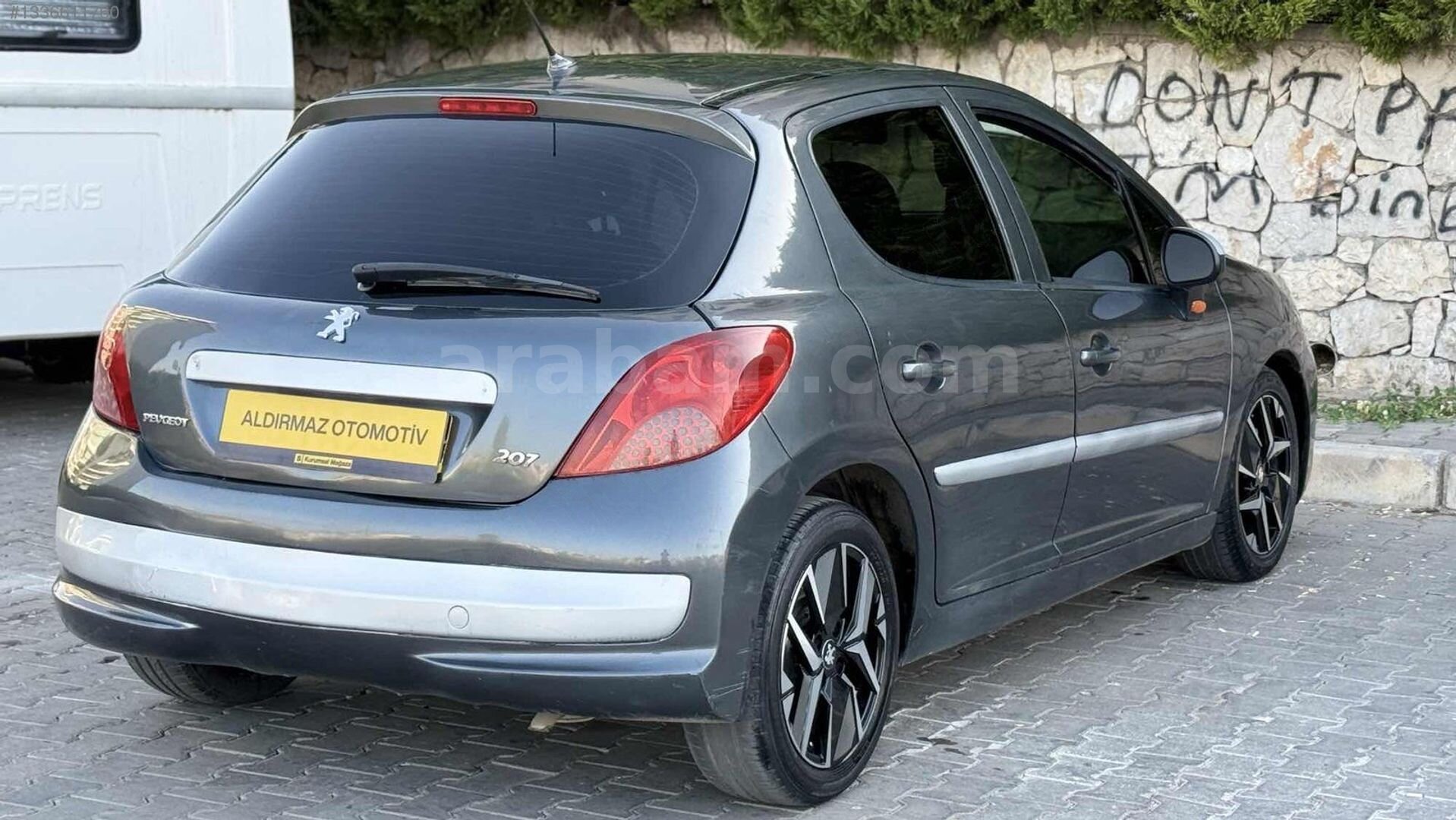 Galeriden Peugeot 207 1.4 Trendy 2010 Model İzmir 197.000 km Füme 7