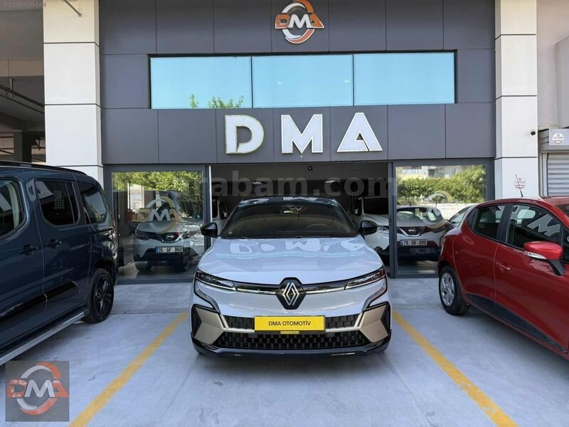 Galeriden Renault Megane E-Tech Iconic 2023 Model İzmir 82.000 km Gri