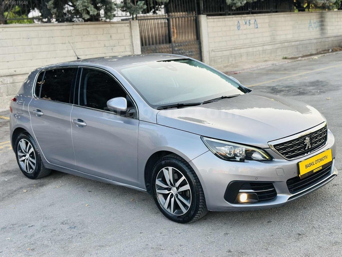 Galeriden Peugeot 308 1.2 PureTech Allure Dynamic 2020 Model Konya 102.000 km Gri 3