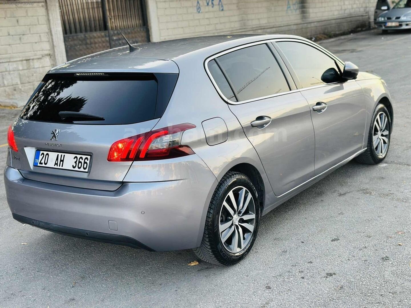 Galeriden Peugeot 308 1.2 PureTech Allure Dynamic 2020 Model Konya 102.000 km Gri 7