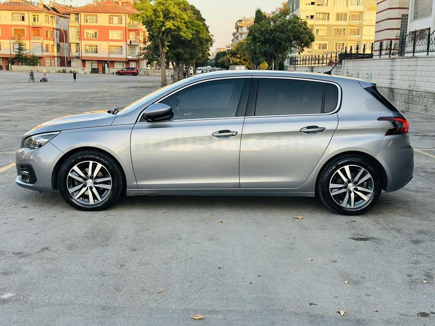 Galeriden Peugeot 308 1.2 PureTech Allure Dynamic 2020 Model Konya 102.000 km Gri 4