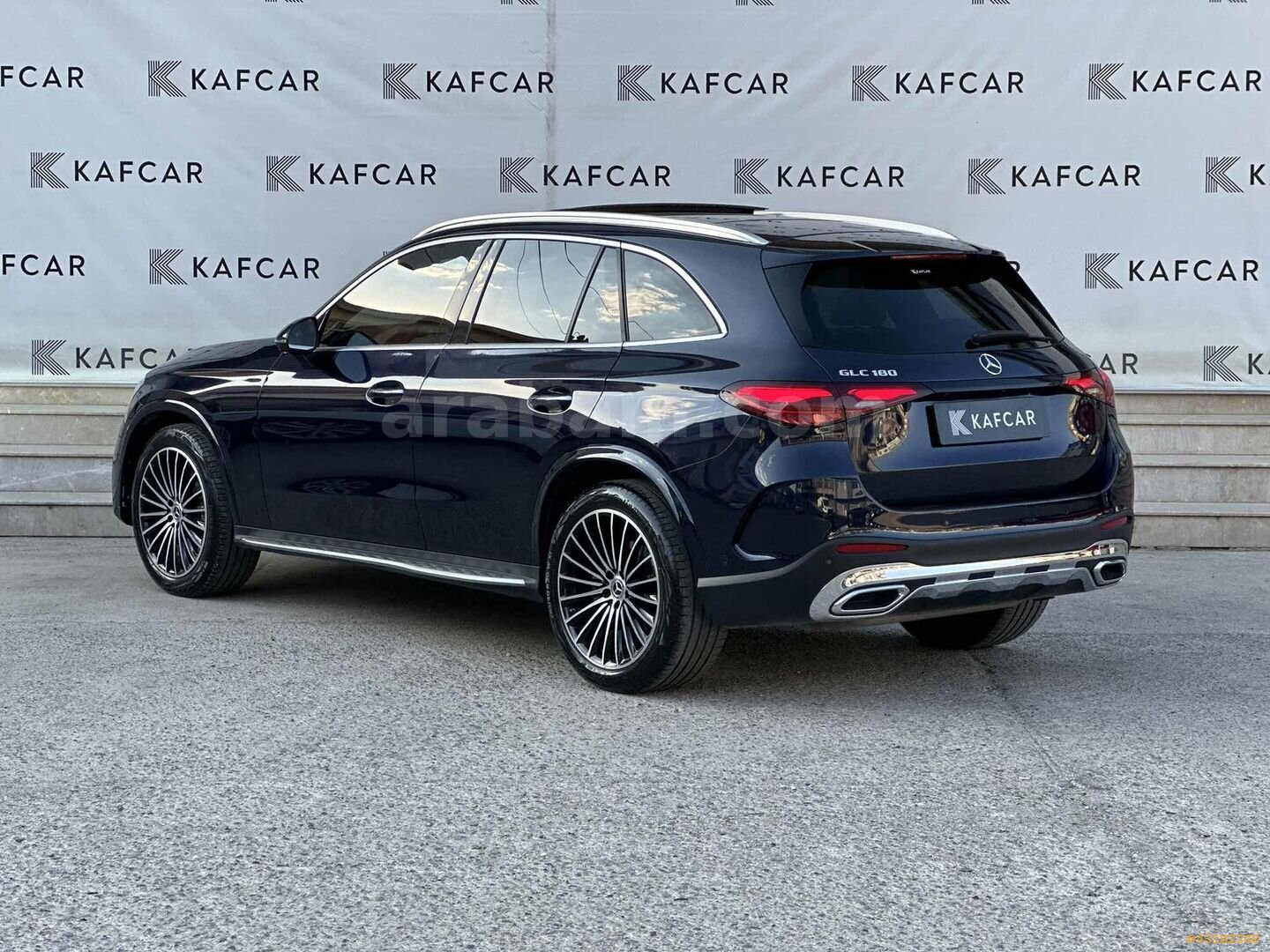"KAFCAR" 2024 MERCEDES GLC 180 AMG LACİVERT + İÇİ BEYAZ HATASIZ 5