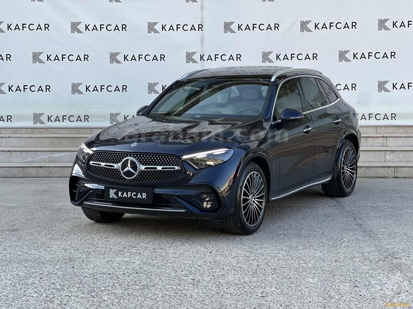"KAFCAR" 2024 MERCEDES GLC 180 AMG LACİVERT + İÇİ BEYAZ HATASIZ 7