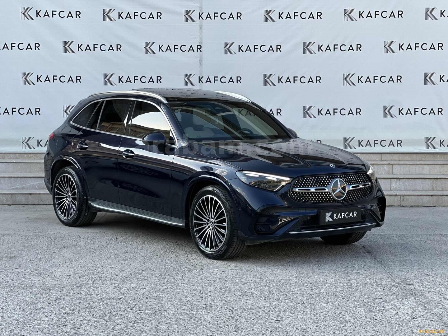"KAFCAR" 2024 MERCEDES GLC 180 AMG LACİVERT + İÇİ BEYAZ HATASIZ 1