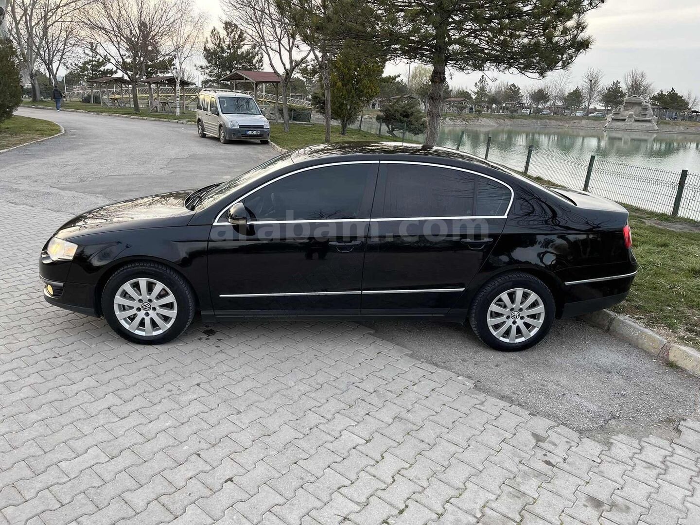Galeriden Volkswagen Passat 1.4 TSi Comfortline 2011 Model Afyonkarahisar 249.500 km Siyah 6