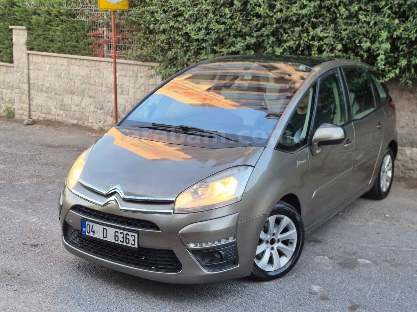 Galeriden Citroen C4 Picasso 1.6 e-HDi Dynamic 2012 Model İstanbul 276.000 km Kahverengi 4