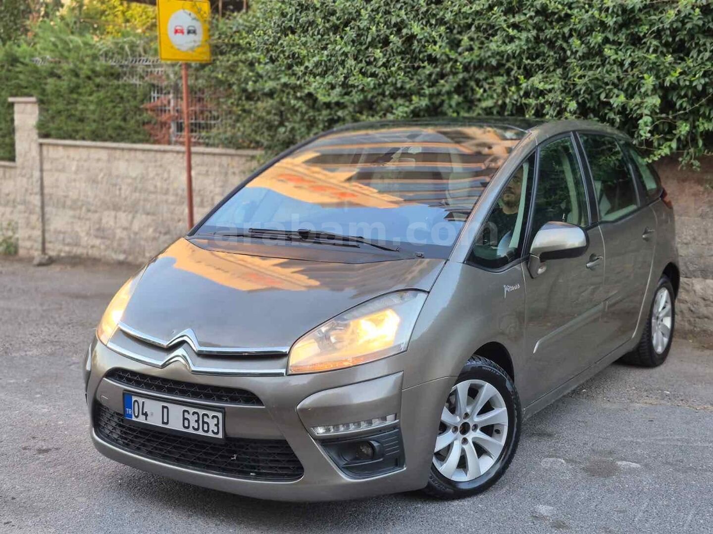 Galeriden Citroen C4 Picasso 1.6 e-HDi Dynamic 2012 Model İstanbul 276.000 km Kahverengi 6