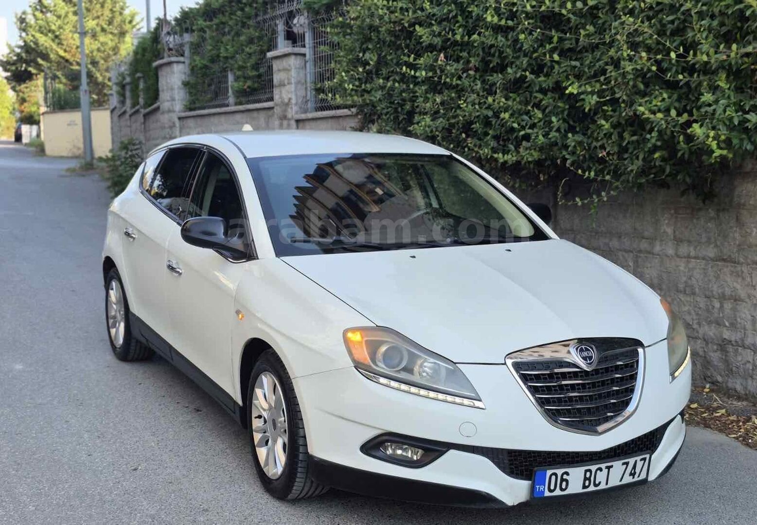 Galeriden Lancia Delta 1.6 MJet 2013 Model İstanbul 223.000 km Beyaz 3