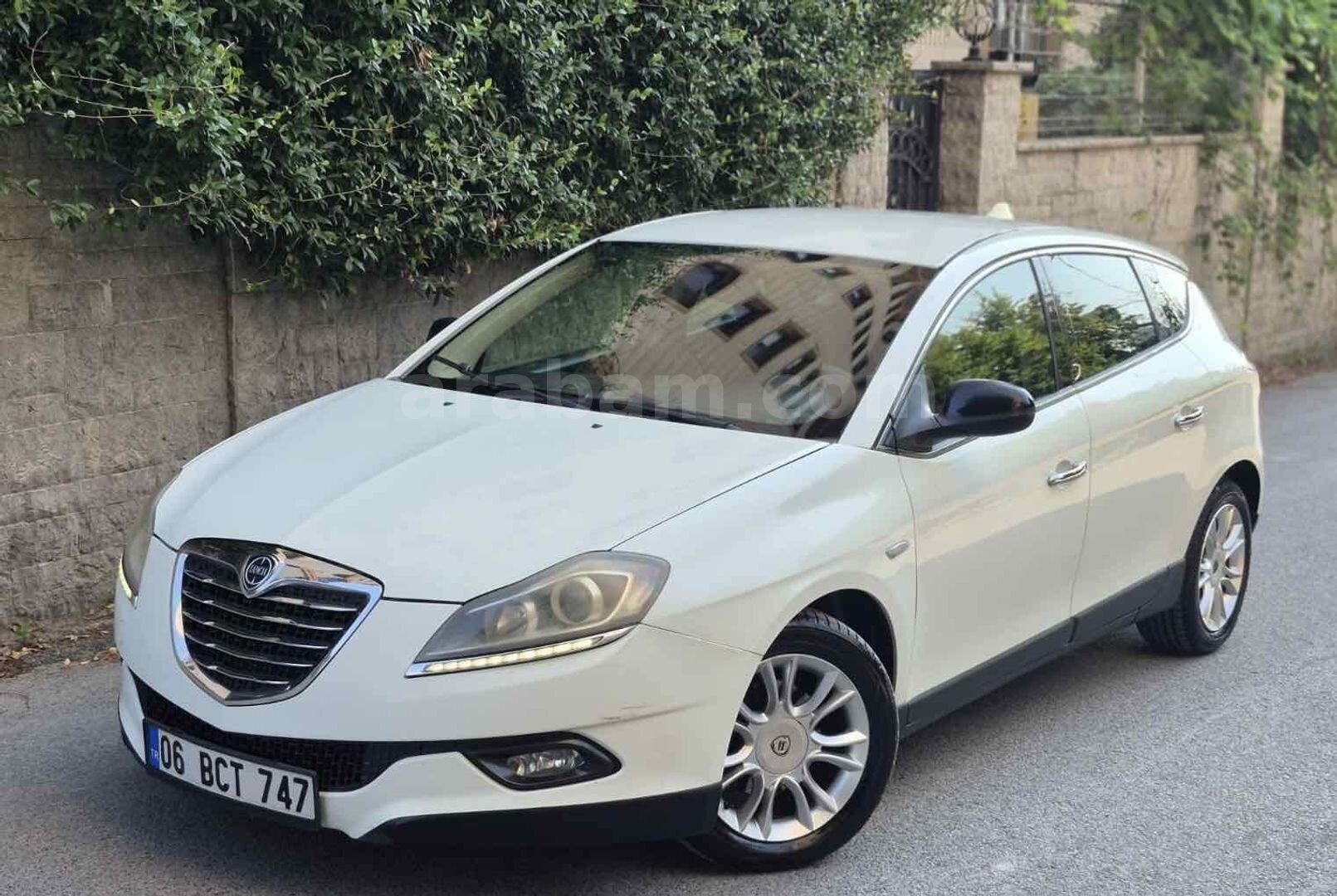 Galeriden Lancia Delta 1.6 MJet 2013 Model İstanbul 223.000 km Beyaz 2