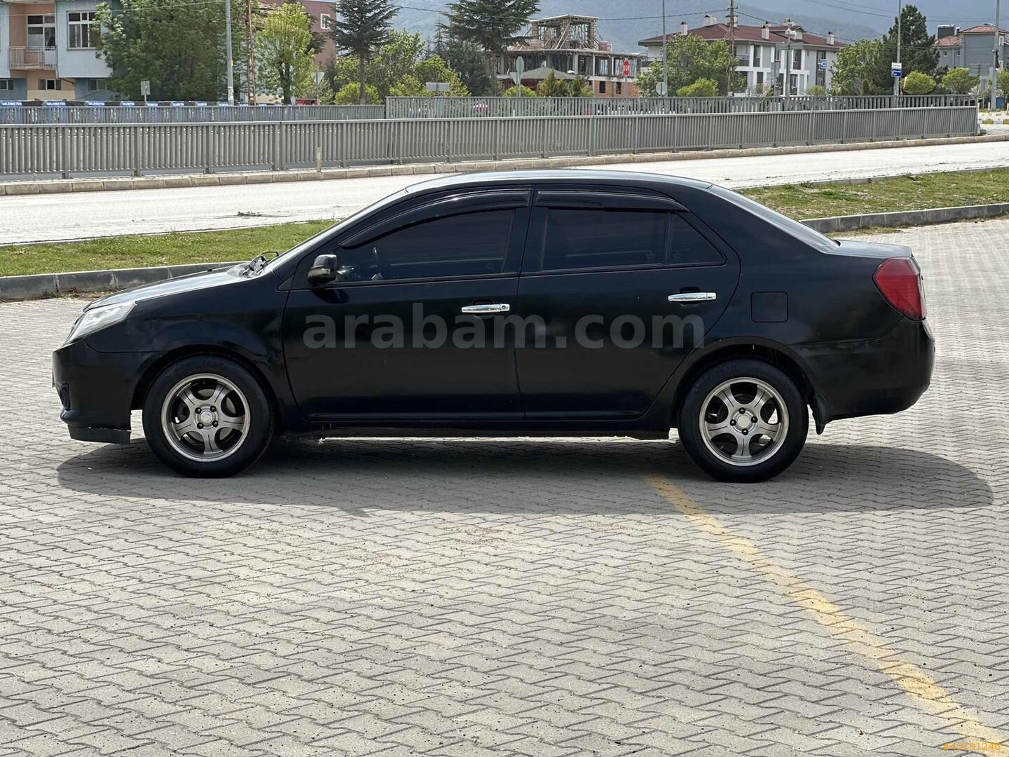 Galeriden Geely Familia 1.5 Comfort 2011 Model Amasya 196.000 km Siyah 4