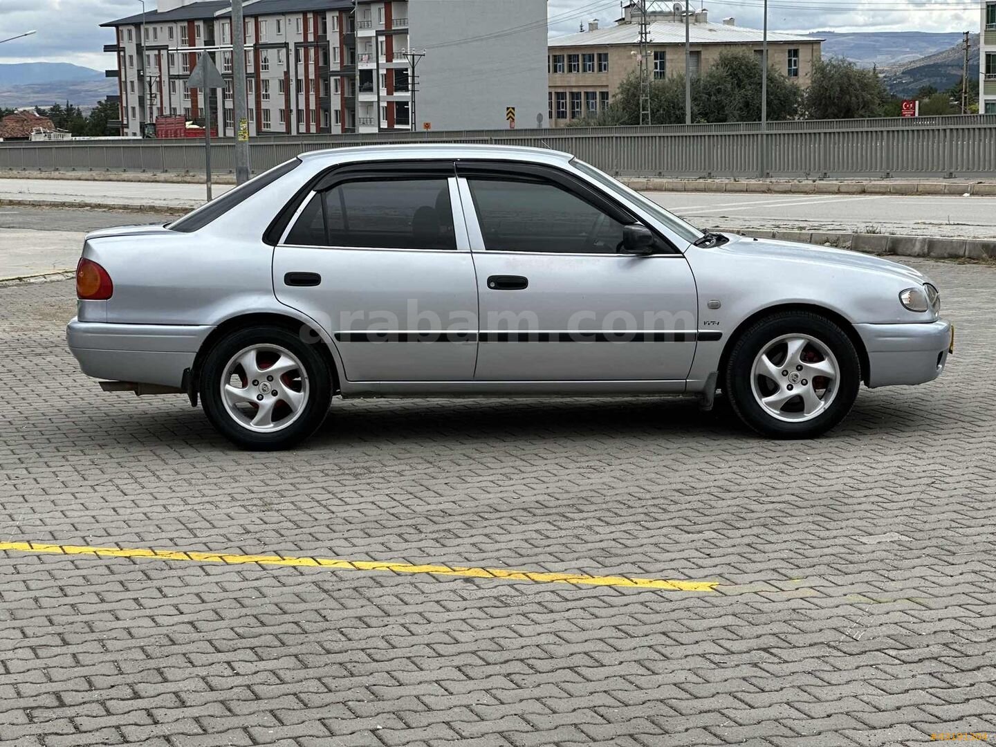 2000 model Toyota Corolla 1.6 otm vites 5