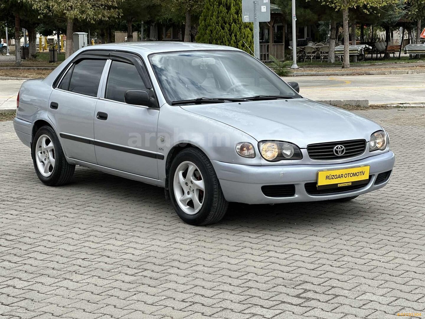 2000 model Toyota Corolla 1.6 otm vites 1