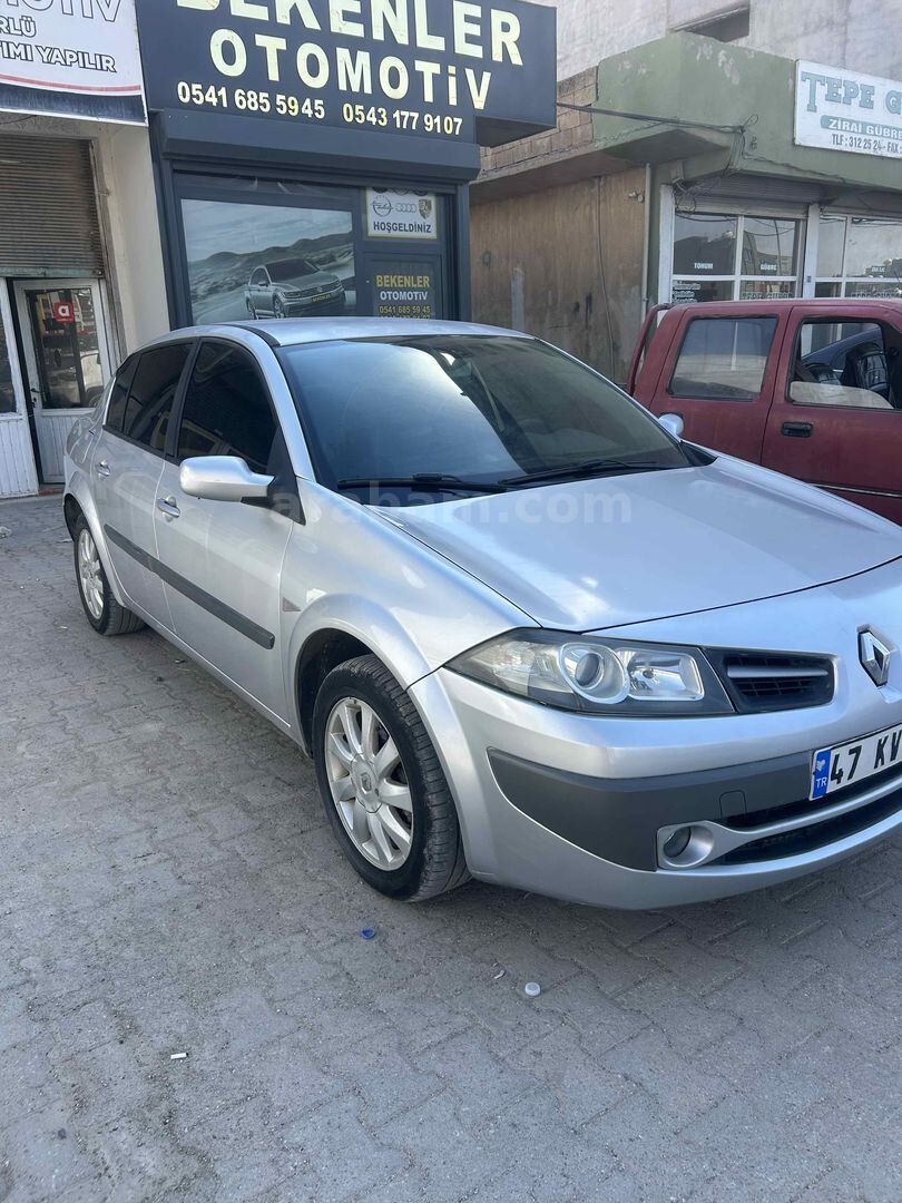 Galeriden Renault Megane 1.5 dCi Expression 2009 Model Mardin 293.000 km Gri 3