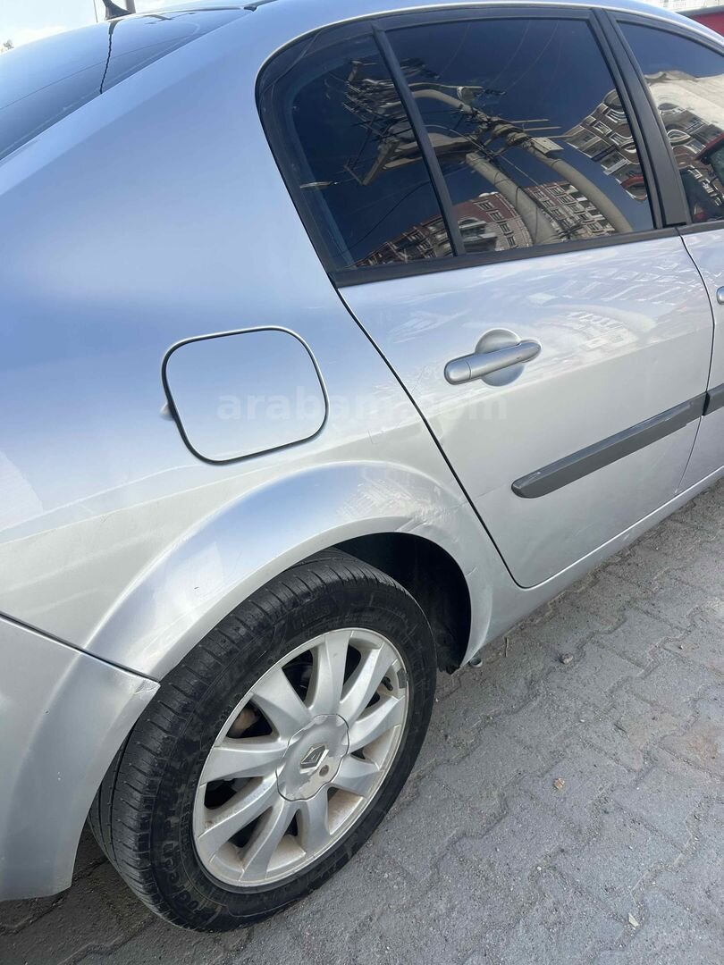Galeriden Renault Megane 1.5 dCi Expression 2009 Model Mardin 293.000 km Gri 7