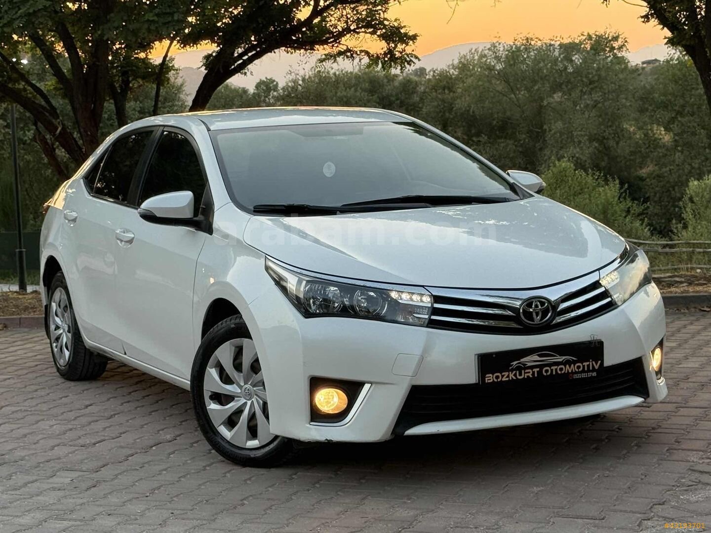 Galeriden Toyota Corolla 1.6 Touch 2014 Model Bilecik 138.000 km Beyaz 1