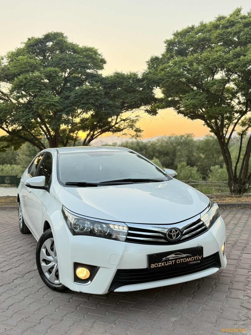 Galeriden Toyota Corolla 1.6 Touch 2014 Model Bilecik 138.000 km Beyaz 6