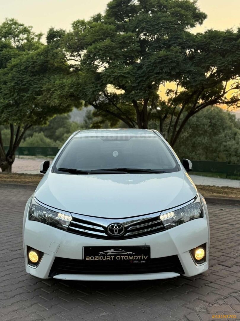 Galeriden Toyota Corolla 1.6 Touch 2014 Model Bilecik 138.000 km Beyaz 4