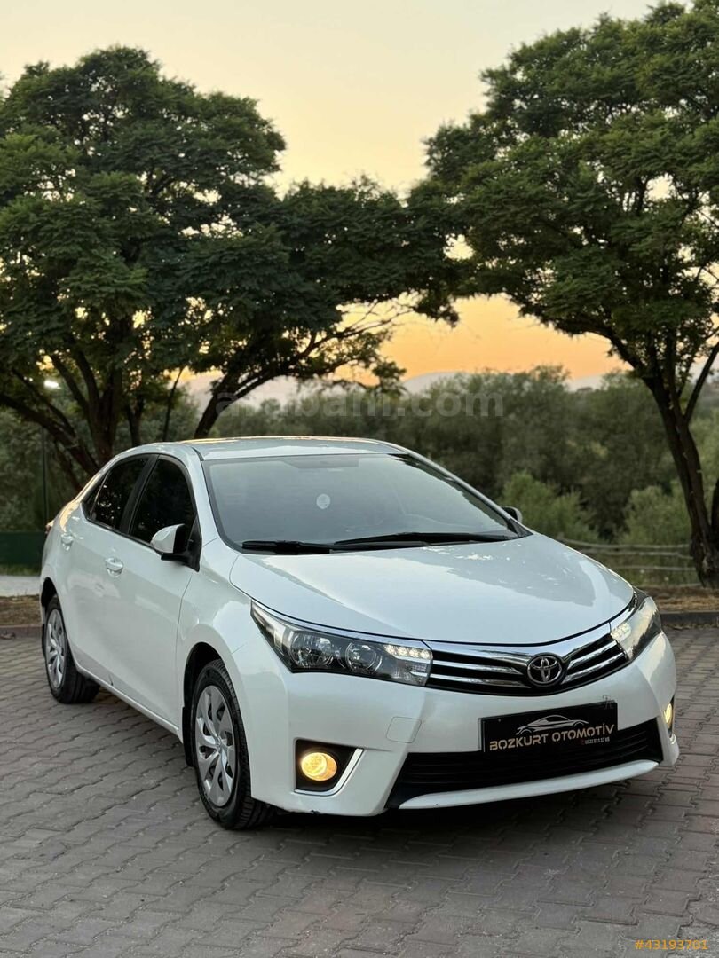 Galeriden Toyota Corolla 1.6 Touch 2014 Model Bilecik 138.000 km Beyaz 5