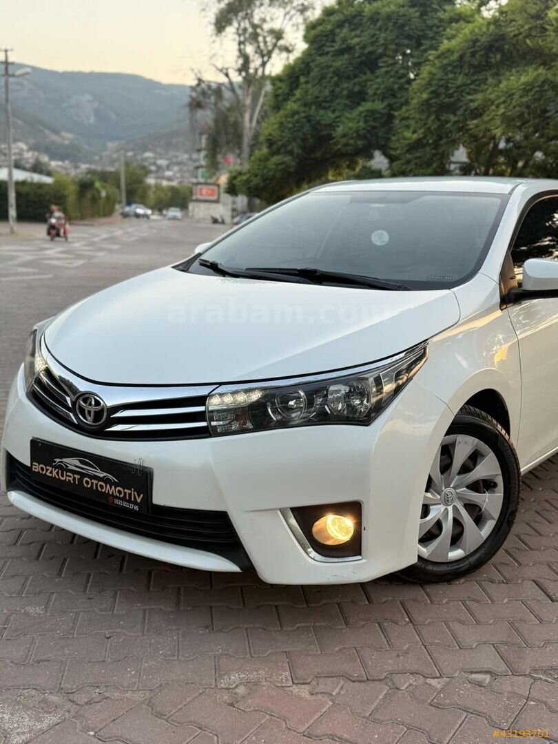 Galeriden Toyota Corolla 1.6 Touch 2014 Model Bilecik 138.000 km Beyaz 7