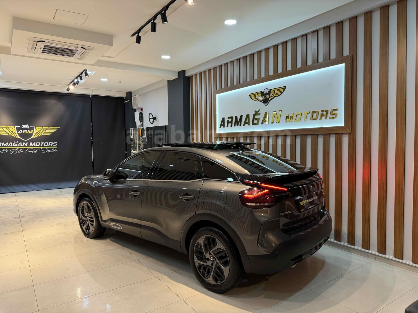 ARMAĞAN MOTORS'dan 2024 CİTRÖEN C4 SHİNE BOLD/1.200.000 TL KREDİ 4