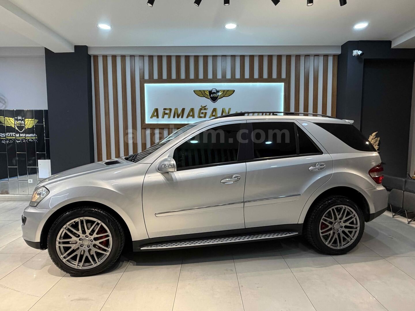 ARMAĞAN MOTORS'dan TR'de TEK ORJ MERCEDES ML500 AMG+BRABUS JANT 4