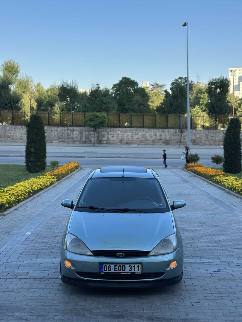 Galeriden Ford Focus 1.6 Ambiente 2000 Model Ankara 384.000 km Yeşil 2