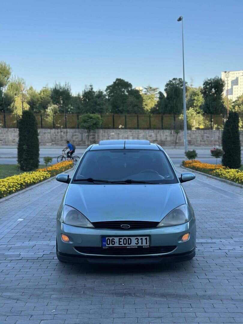 Galeriden Ford Focus 1.6 Ambiente 2000 Model Ankara 384.000 km Yeşil 1