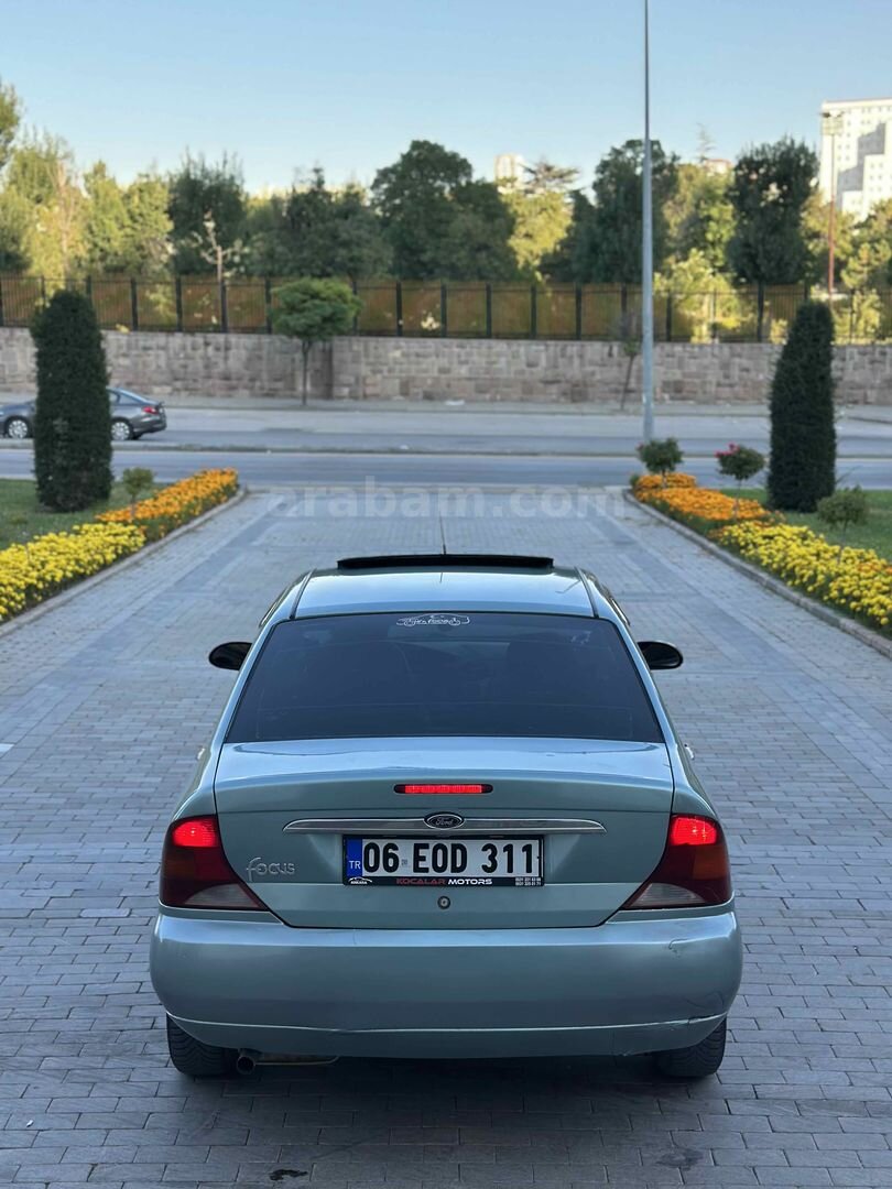 Galeriden Ford Focus 1.6 Ambiente 2000 Model Ankara 384.000 km Yeşil 3