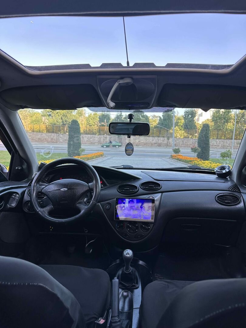 Galeriden Ford Focus 1.6 Ambiente 2000 Model Ankara 384.000 km Yeşil 6