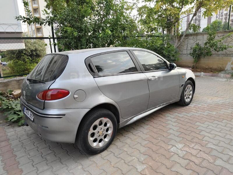 Sahibinden Alfa Romeo 147 1.6 TS Distinctive 2004 Model 2