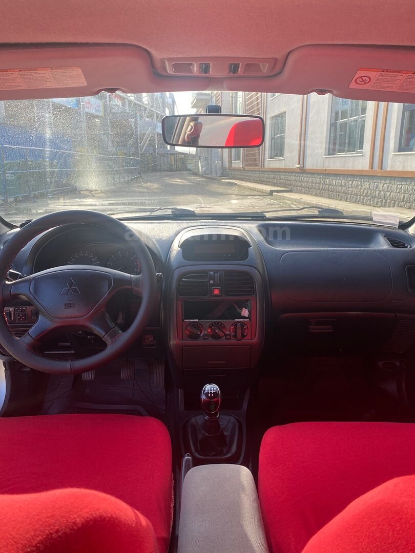 2003 Model Mitsubishi Carisma 1.6 6