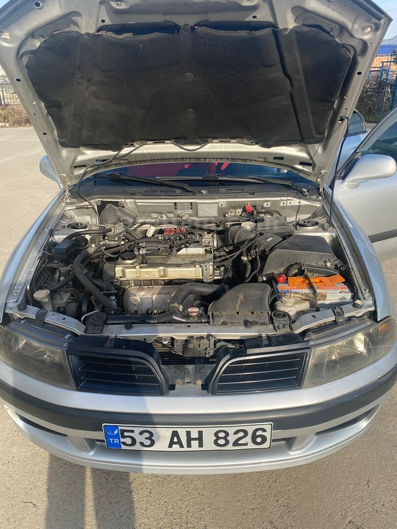 2003 Model Mitsubishi Carisma 1.6 5