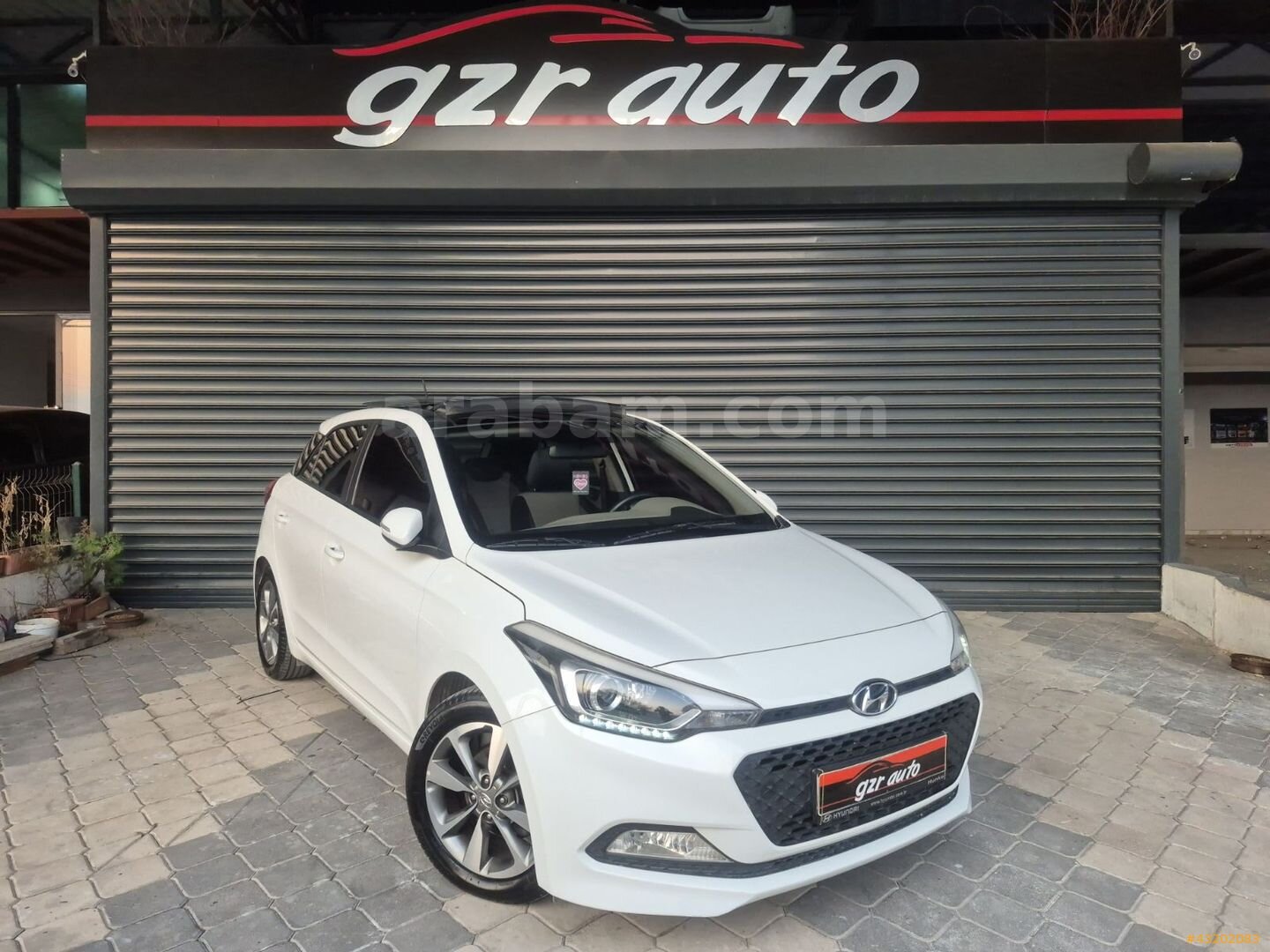 Galeriden Hyundai i20 1.4 MPI Style 2016 Model Osmaniye 133.000 km Beyaz 1