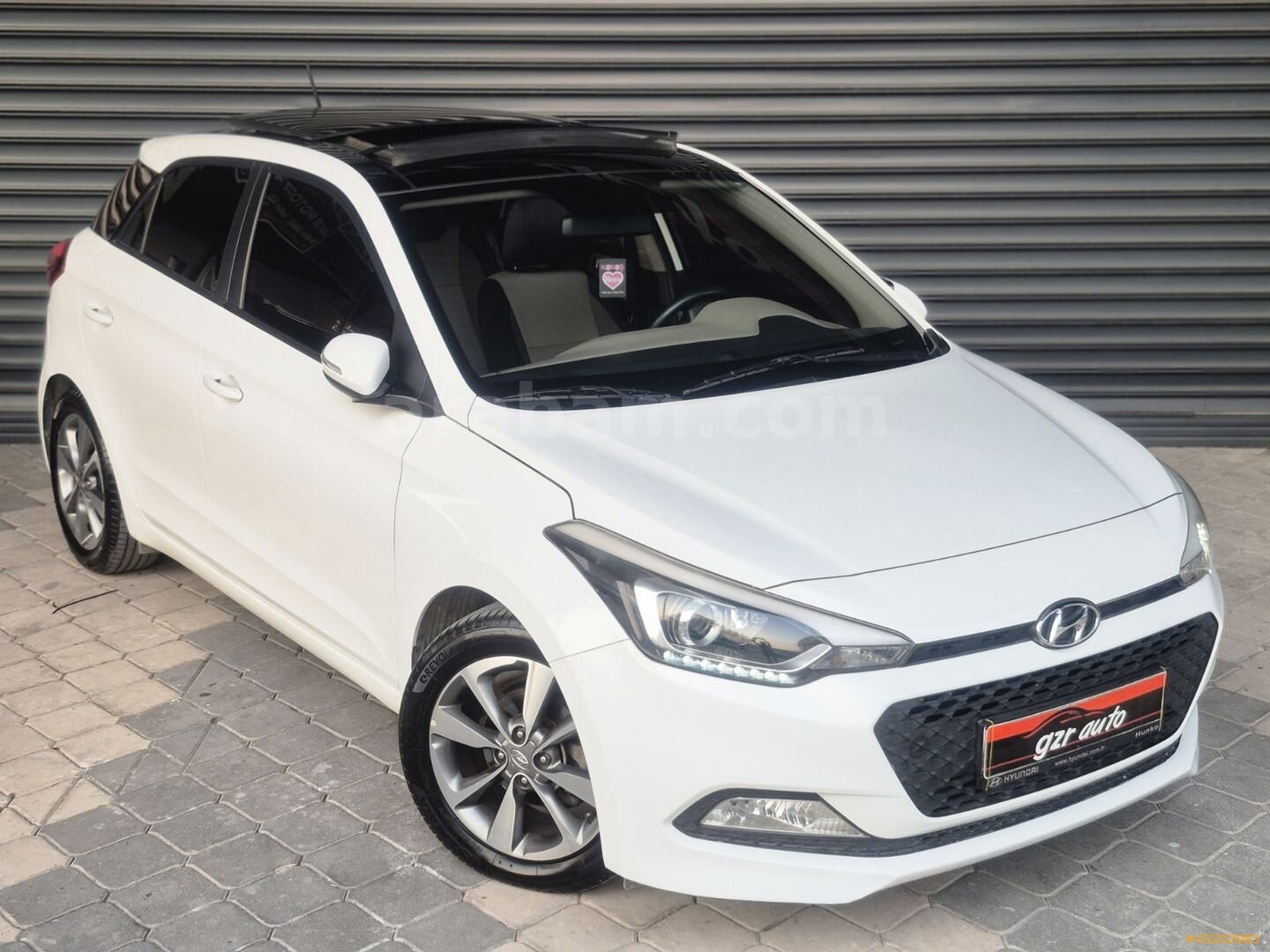 Galeriden Hyundai i20 1.4 MPI Style 2016 Model Osmaniye 133.000 km Beyaz 2