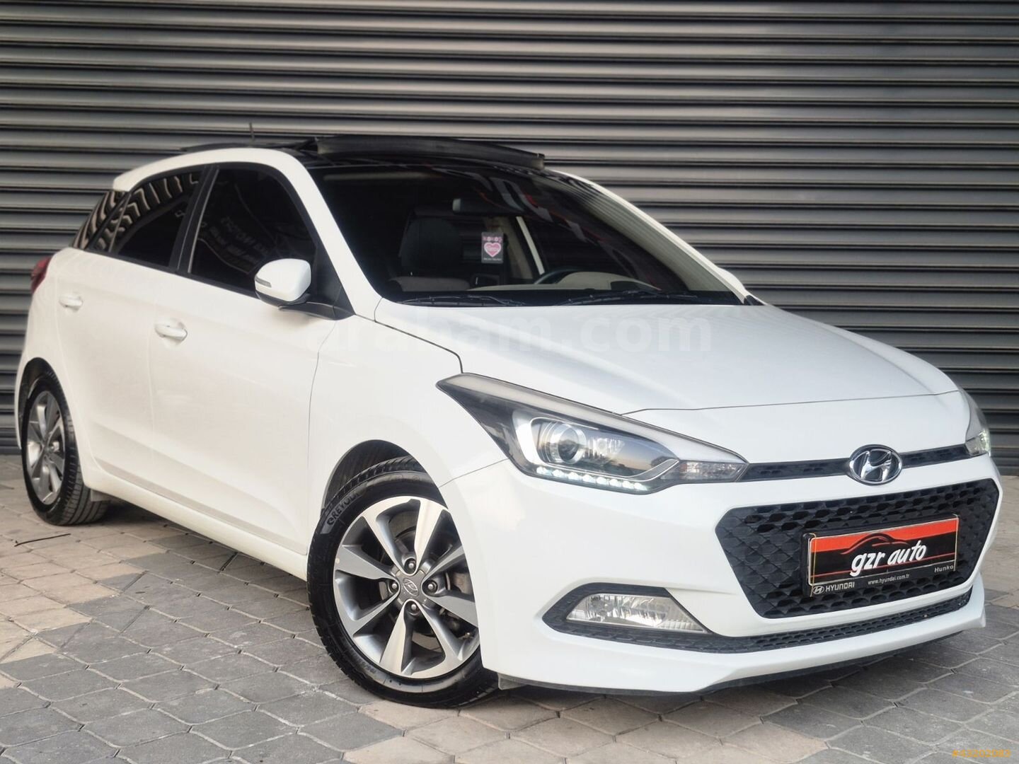 Galeriden Hyundai i20 1.4 MPI Style 2016 Model Osmaniye 133.000 km Beyaz 3