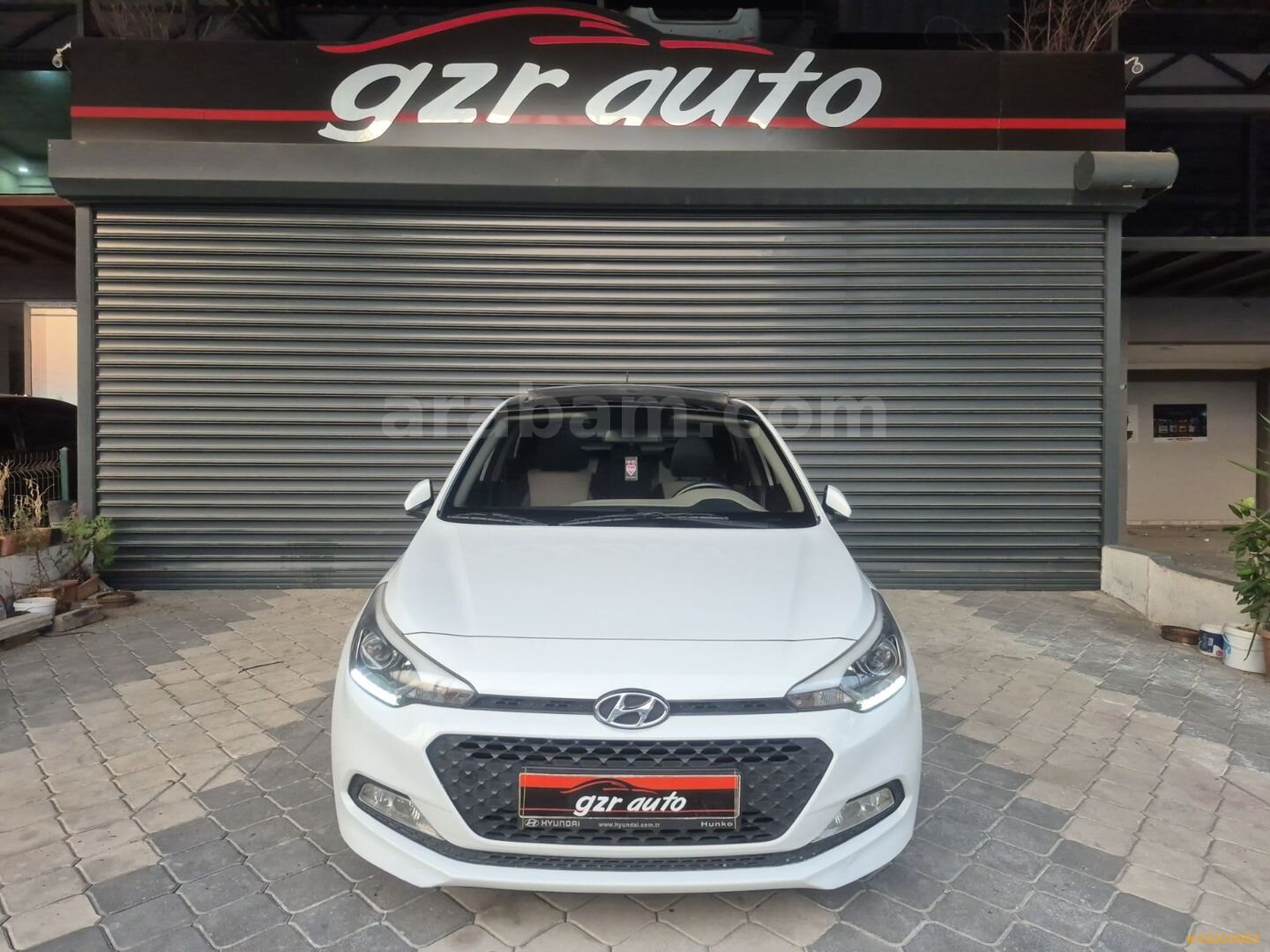 Galeriden Hyundai i20 1.4 MPI Style 2016 Model Osmaniye 133.000 km Beyaz 4