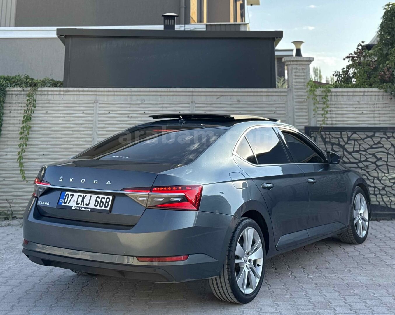 Galeriden Skoda SuperB 1.5 TSI Prestige 2021 Model Van 184.000 km Füme 4