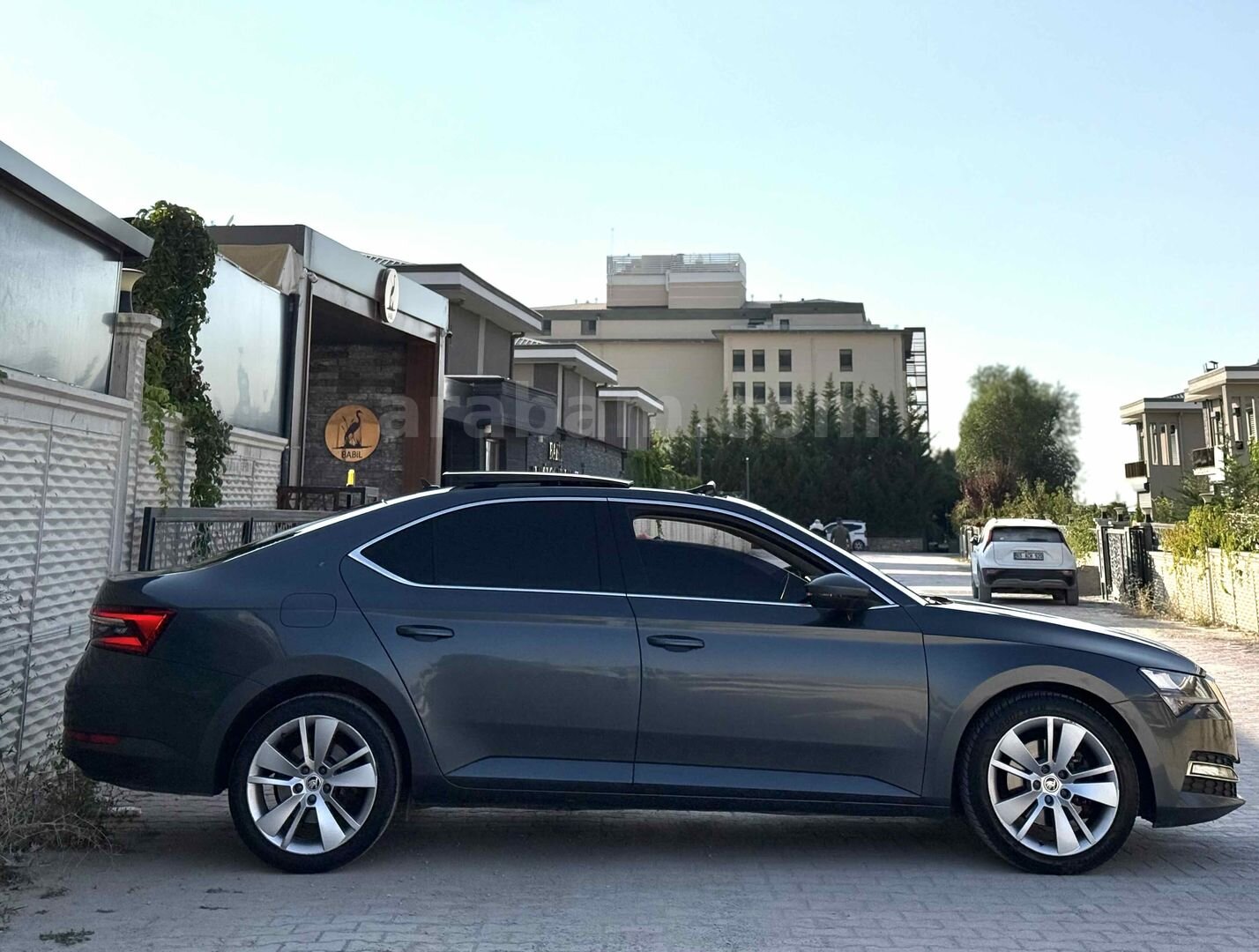 Galeriden Skoda SuperB 1.5 TSI Prestige 2021 Model Van 184.000 km Füme 7