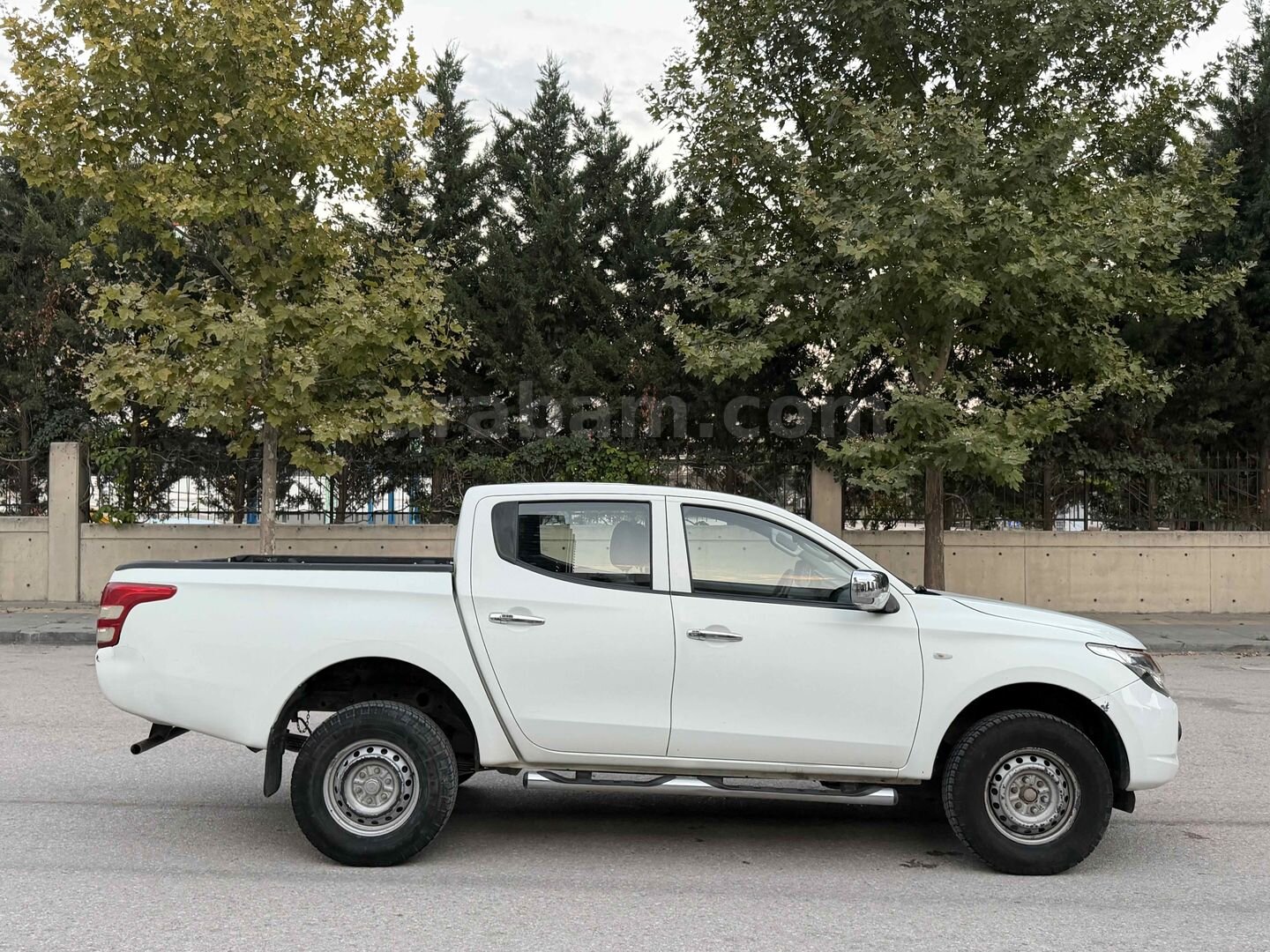 Mitsubishi L 200 4x4 Storm 2015 Model 3