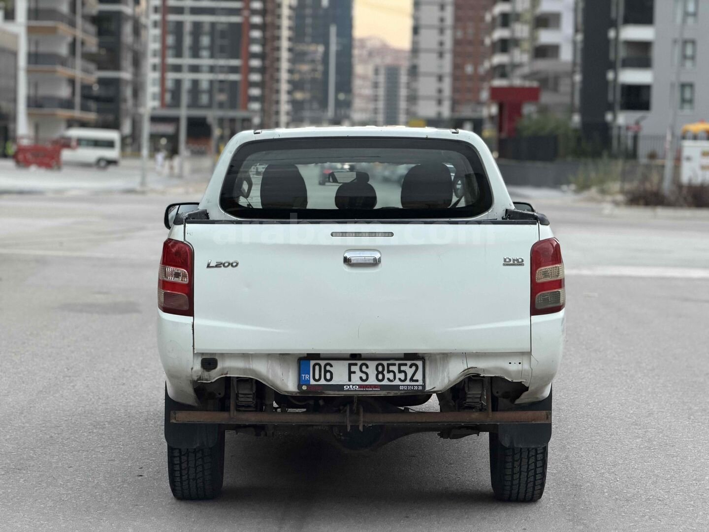 Mitsubishi L 200 4x4 Storm 2015 Model 5