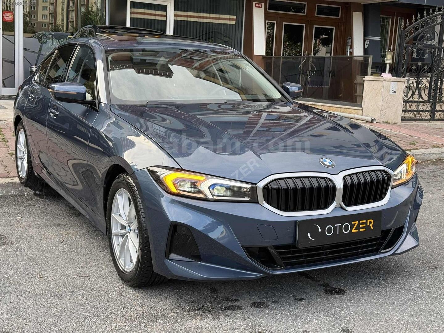 Galeriden BMW 3 Serisi 320i Sport Line 2025 Model İstanbul 6.001 km Mavi 2
