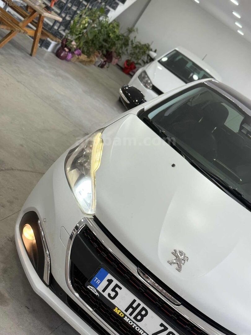 Galeriden Peugeot 208 1.2 PureTech GT Line 2016 Model Burdur 140.000 km Beyaz 5