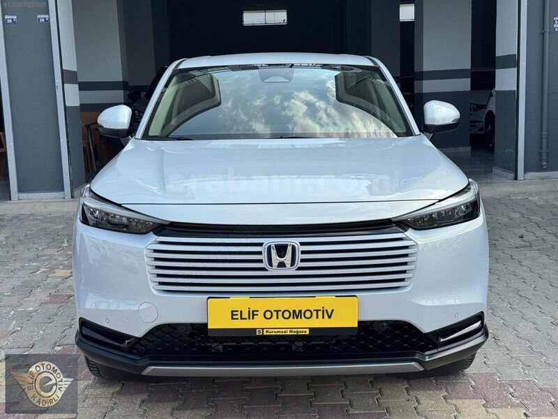 HATASIZ BOYASIZ DEĞİŞENSİZ TRAMERSİZ 11 BİN KM DE HRV HİBRİT