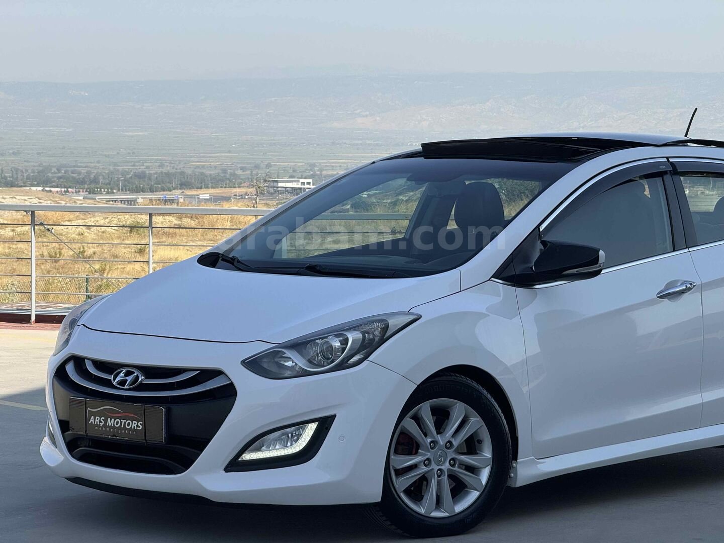 Galeriden Hyundai i30 1.6 GDI Elite 2012 Model Denizli 211.000 km Beyaz 4
