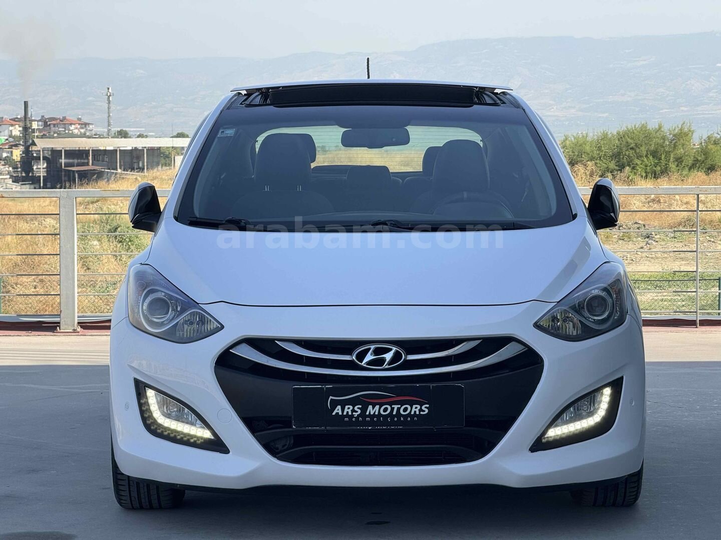 Galeriden Hyundai i30 1.6 GDI Elite 2012 Model Denizli 211.000 km Beyaz 1