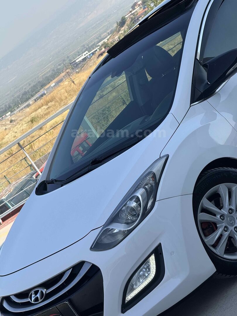 Galeriden Hyundai i30 1.6 GDI Elite 2012 Model Denizli 211.000 km Beyaz 6
