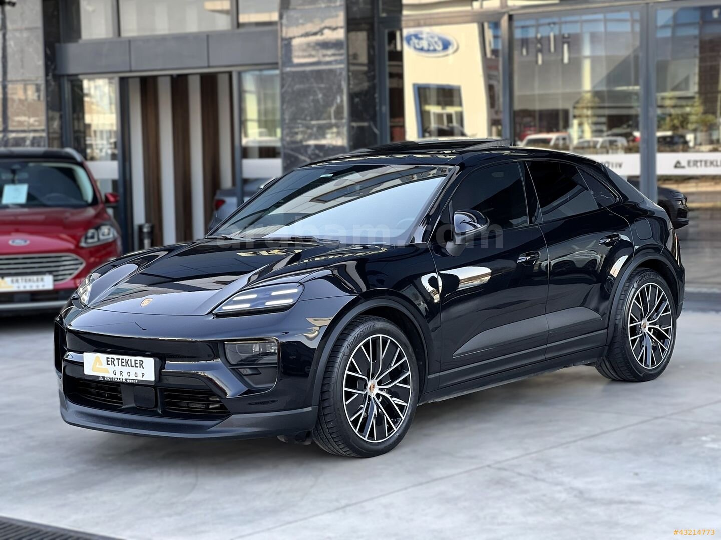 2025 PORSCHE MACAN 4BEV 408 HP 4X4 ISITMA SOĞUTMA BAYİ ÇIKIŞLI 4