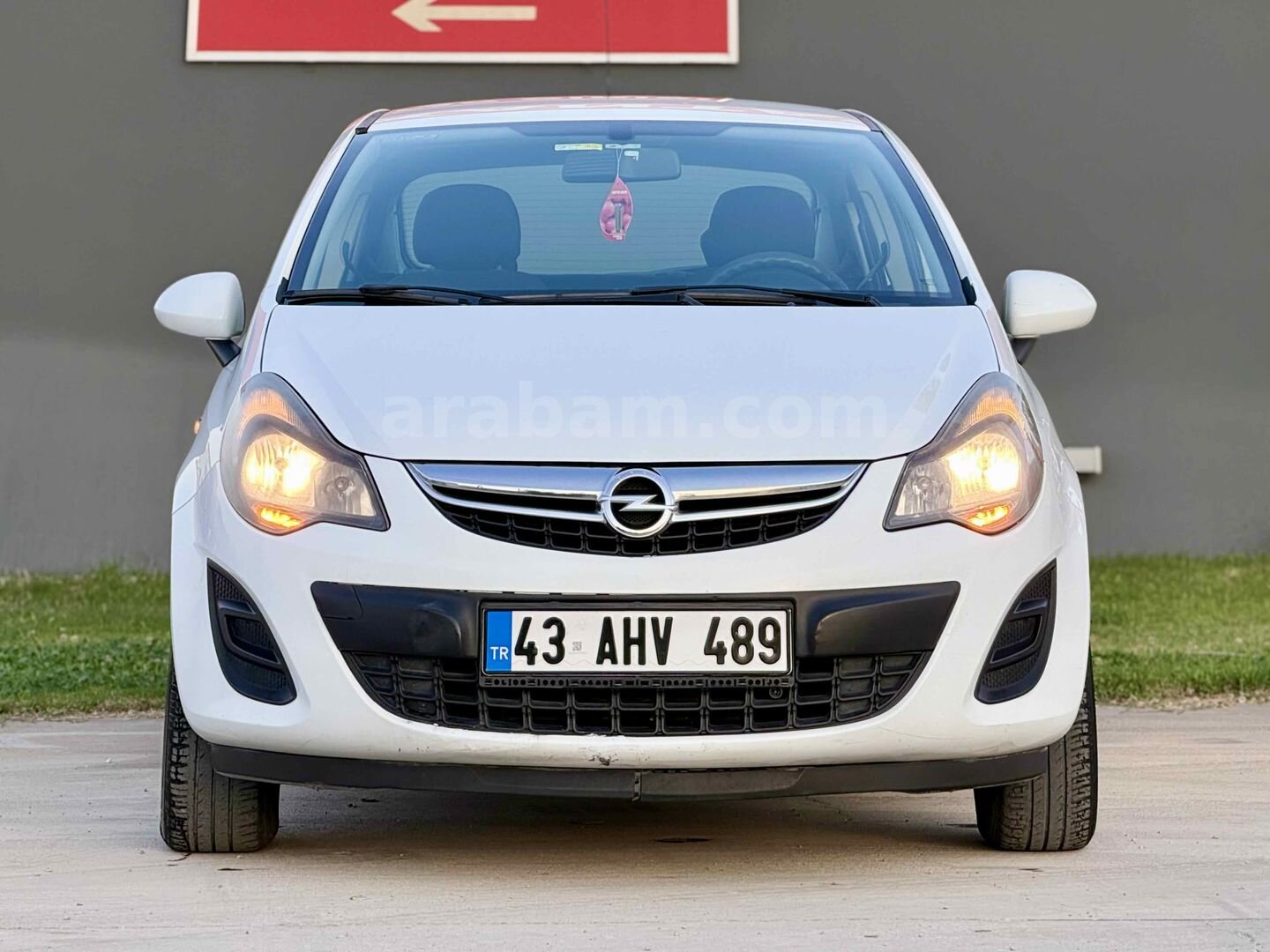 Galeriden Opel Corsa 1.3 CDTI Essentia 2013 Model İzmir 104.385 km Beyaz 2