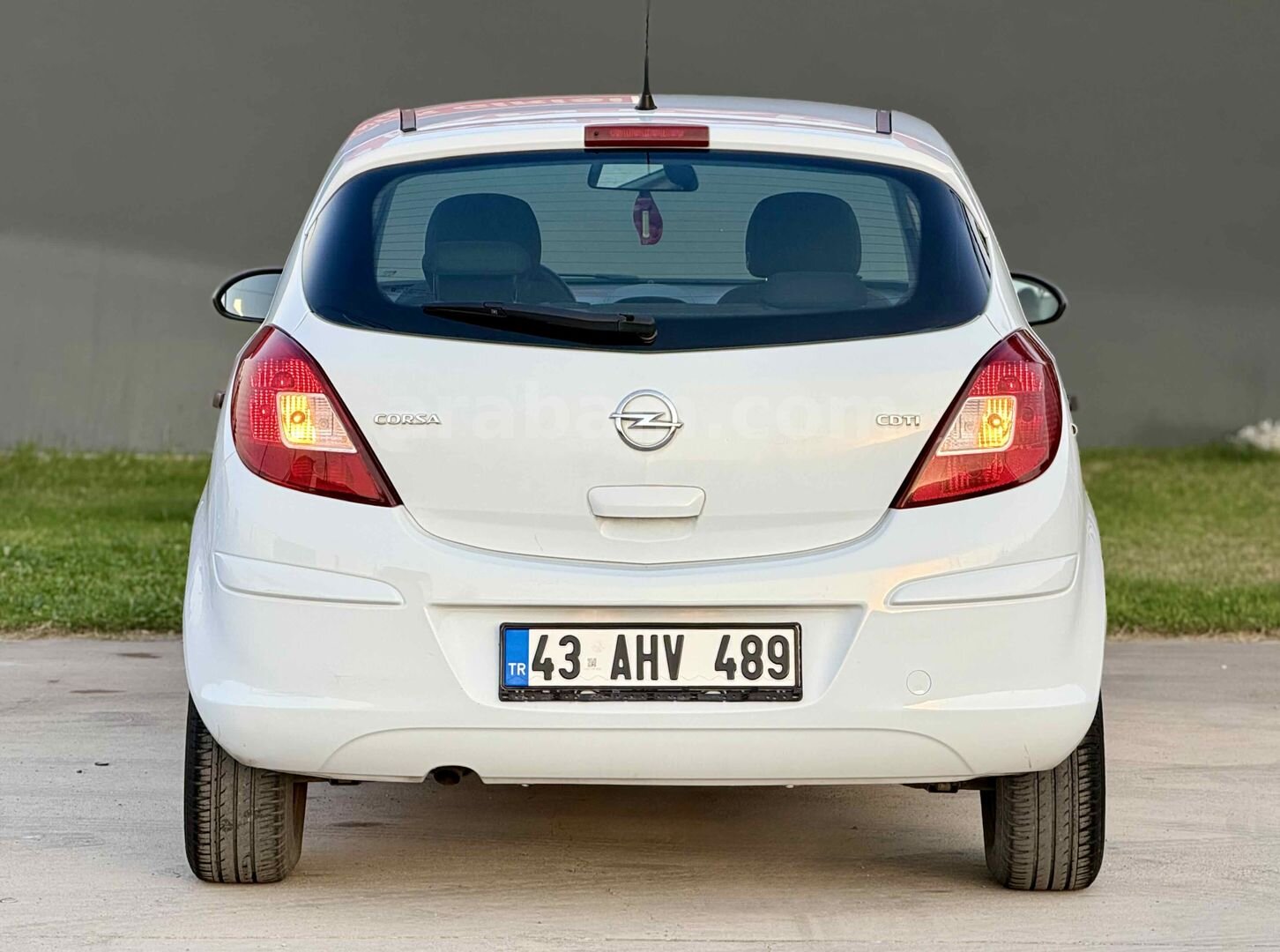 Galeriden Opel Corsa 1.3 CDTI Essentia 2013 Model İzmir 104.385 km Beyaz 5
